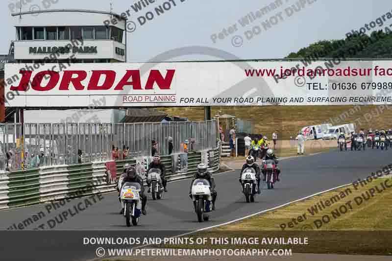 Vintage motorcycle club;eventdigitalimages;mallory park;mallory park trackday photographs;no limits trackdays;peter wileman photography;trackday digital images;trackday photos;vmcc festival 1000 bikes photographs